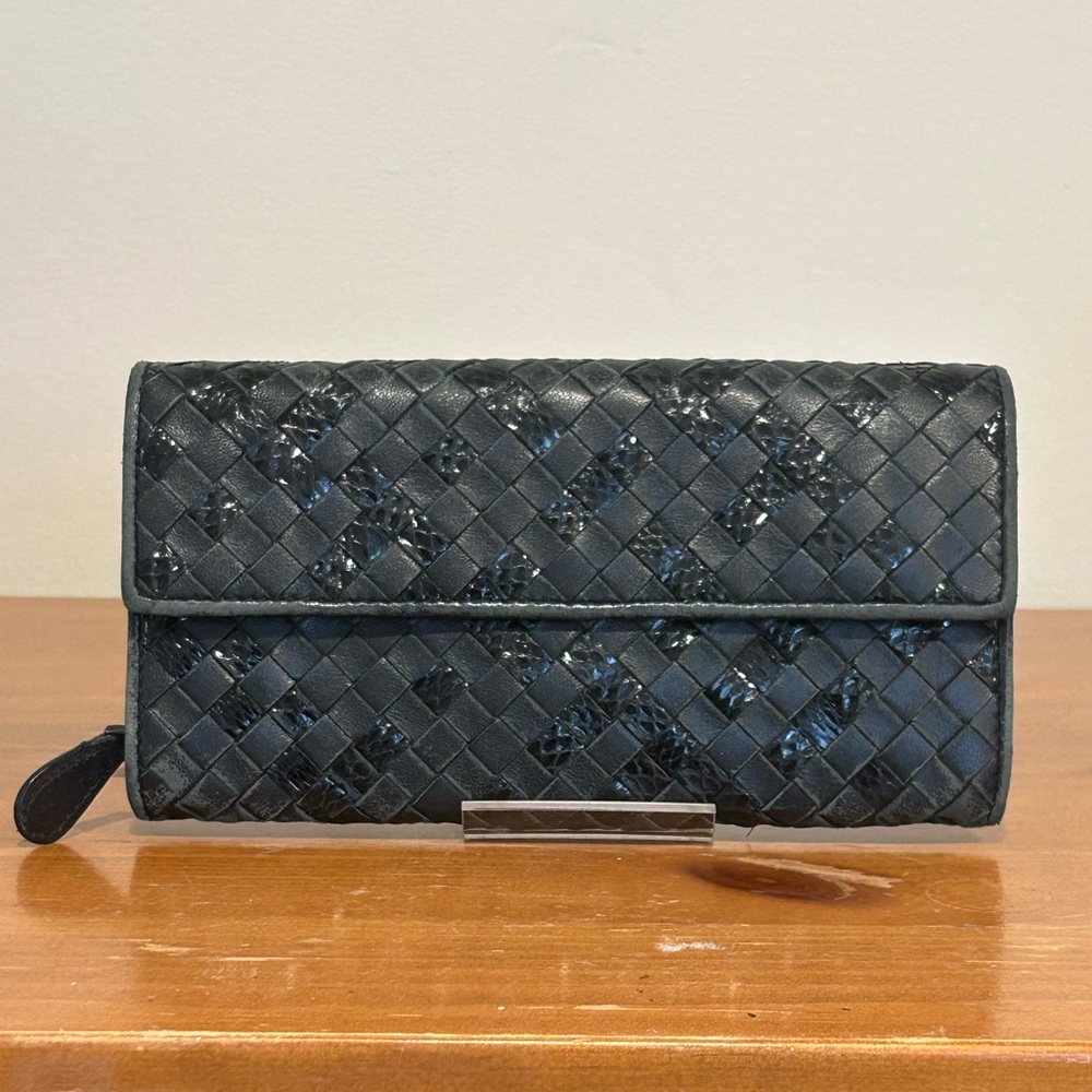 Bottega Veneta rare PYTHON / leather flap wallet